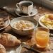 découvrez les combinaisons alimentaires courantes à éviter au petit-déjeuner pour préserver votre santé et bien démarrer la journée.