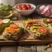 découvrez comment intégrer facilement plus de légumes à votre petit-déjeuner en les associant avec du pain pour un repas sain et gourmand.