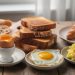 découvrez comment bien choisir vos œufs pour un petit-déjeuner savoureux et équilibré, idéal pour accompagner votre pain frais.